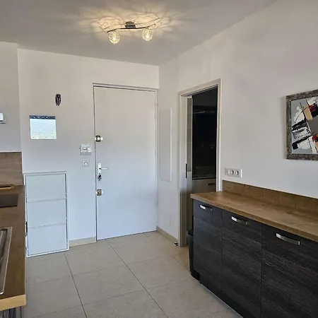 Appartamento Moderne 1 Piece Avec Parking A Porto-vecchio - Fr-1-62-173